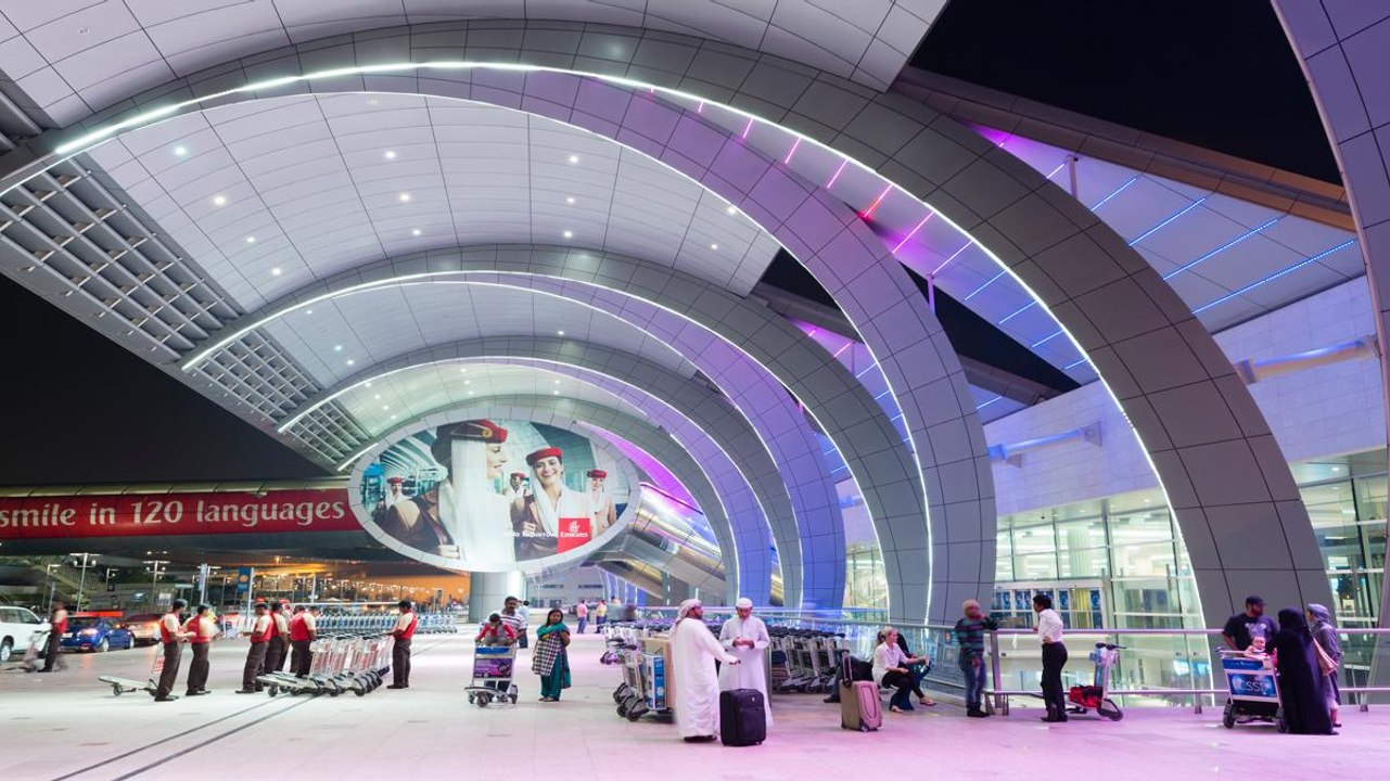 مطار دبي.. يفوز دائمًا