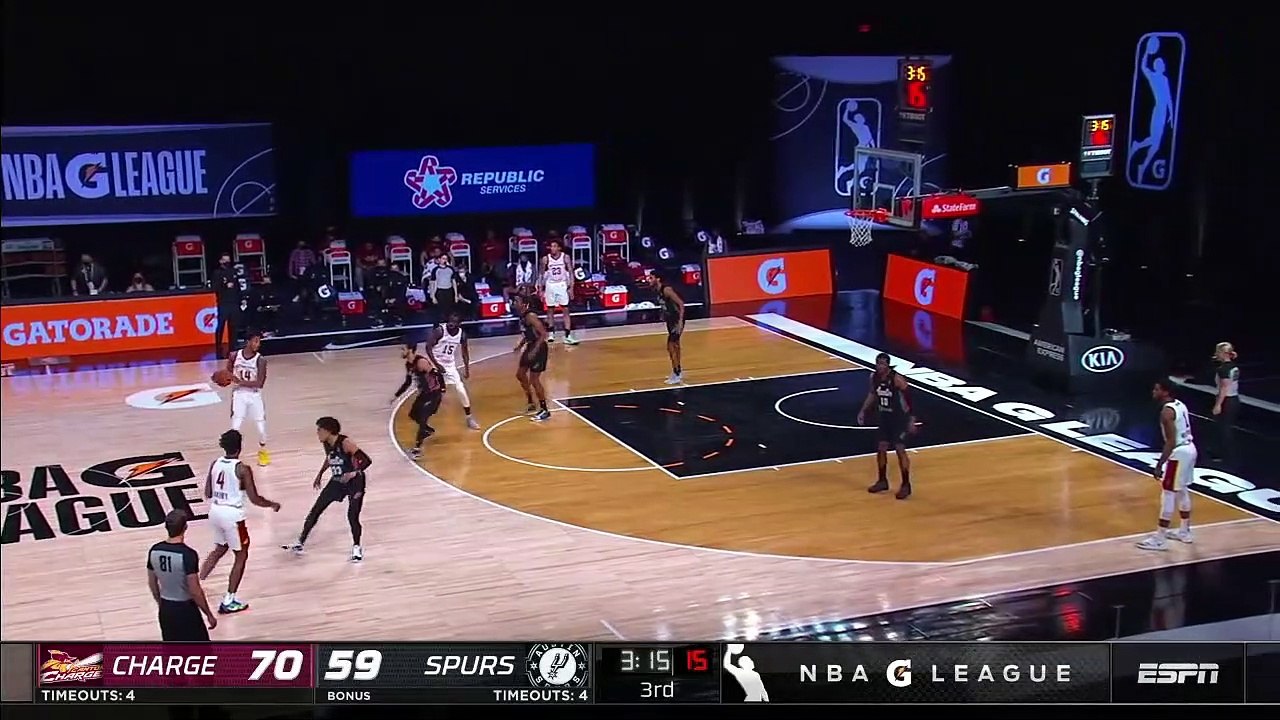 Sir'Dominic Pointer with the huge dunk!