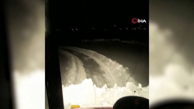 Karla mücadele ekiplerinin zorlu gece mesaisi: 5 köy yolu ulaşıma açıldı