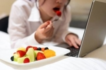 Simple and Healthy Snacks to Enjoy While Working From Home