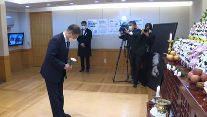 문 대통령, 故 백기완 소장 빈소 직접 조문 / YTN