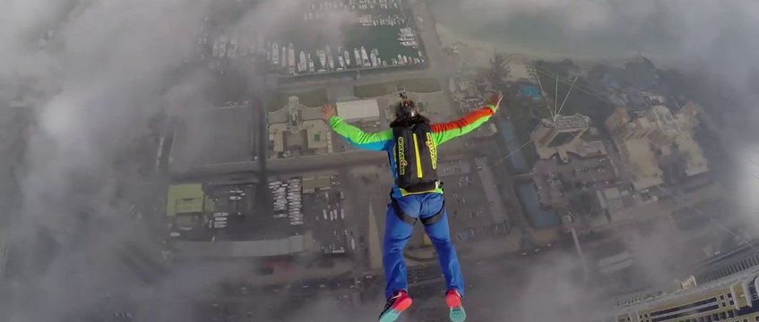 Dream Jump - Dubai.. Bungee jumping.. Amazing jumping.