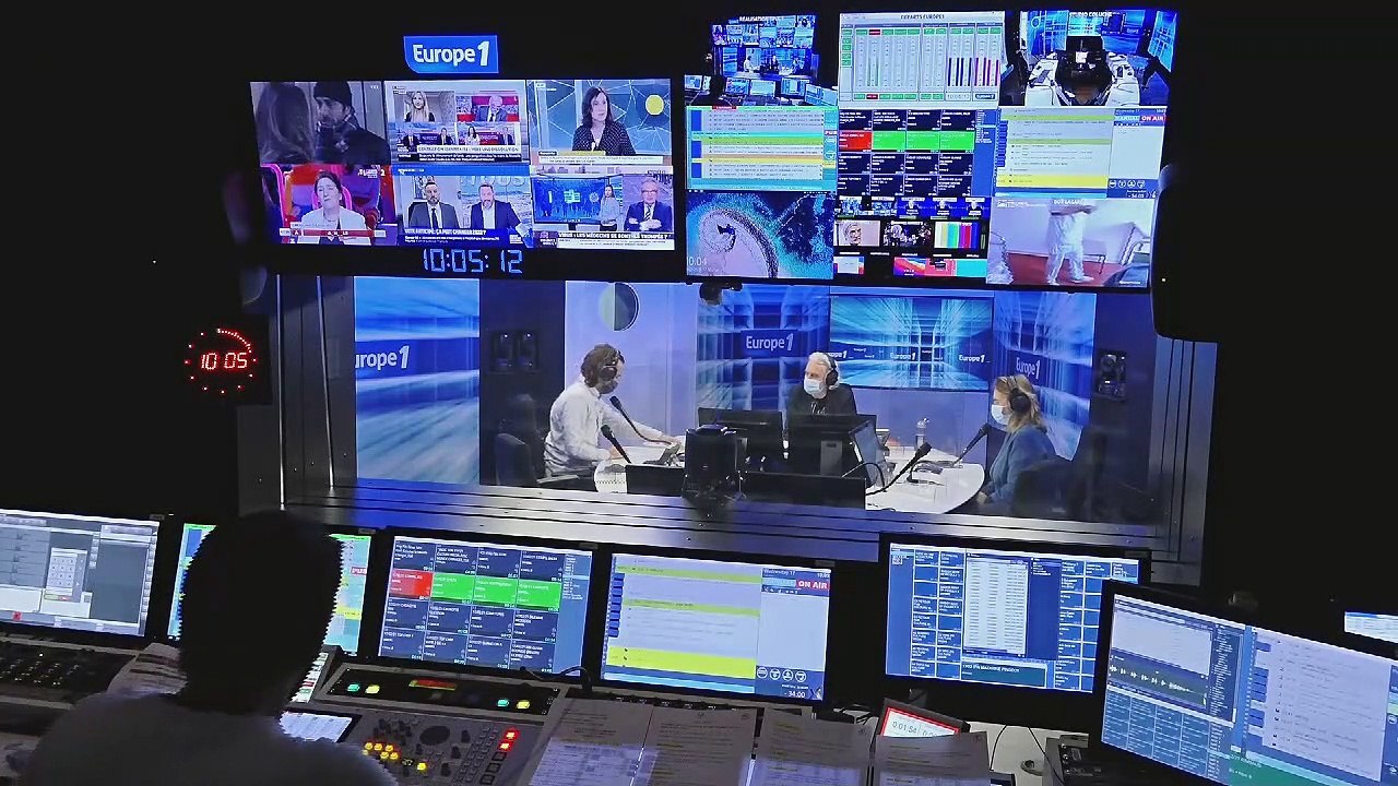 "Questions pour un champion" : "Tu gagnes beaucoup plus à envoyer un SMS en slip depuis ton canapé qu'à être sur le plateau !"