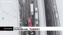 Καραμπόλα λόγω χιονιού στην Τουρκία