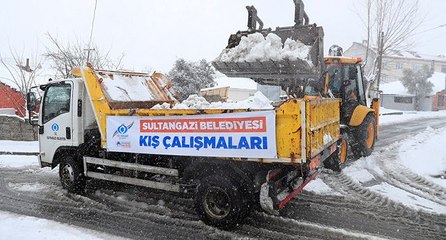 Toplanan karlar Alibeyköy Barajı bölgesine dökülüyor