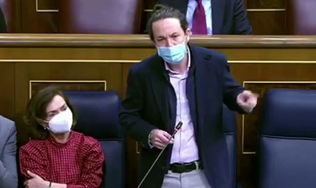 Pablo Iglesias, a Casado: “Usted llegó a un partido rodeado de corrupción, carreras y másteres falsos, y va a terminar como pagafantas de la ultraderecha. Patético”