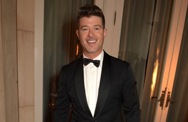 Robin Thicke attends therapy with both his fiancée and his ex-wife