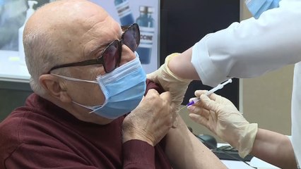 مخاوف من مغبة التوظيف السياسي لحملة التطعيم ضد كورونا في لبنان