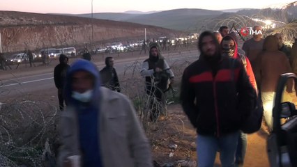 - Filistinli işçilerin, Geçişlerin kapatılmasıyla iş yerlerine ulaşmak için verdiği zorlu mücadele