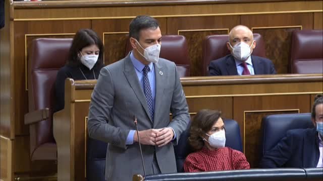 Sánchez aprovecha una pregunta de Arrimadas para defender que España es una democracia plena
