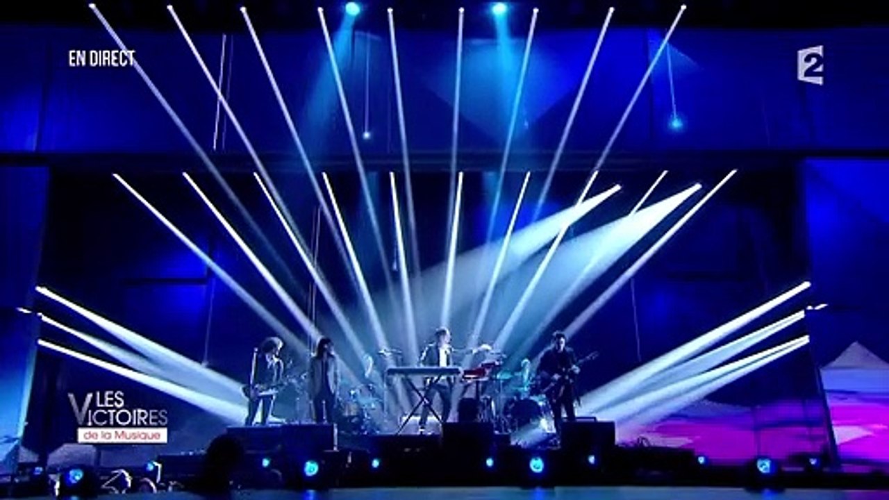 The Avener interprète "Fade Out Lines" aux Victoires de la Musique 2016