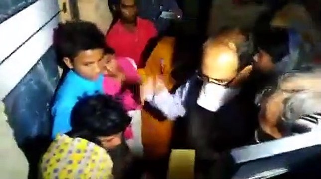 CM से बोले मृतक के परिजन, सड़क बनवा दीजिए ताकि इस तरह का हादसा किसी और के साथ न हो
