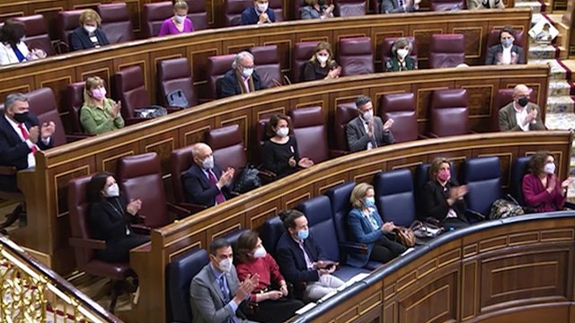 Sánchez insta a Casado a hacer oposición útil y elegir la moderación