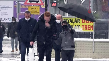 - Samsun'da kar yağışı etkisini devam ettirdi, Karadeniz hırçınlaştı