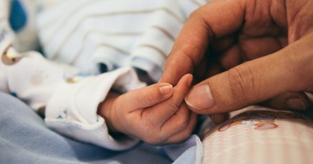Une petite fille est née suite à une greffe d'utérus, une première en France