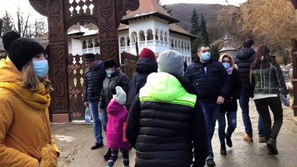 La mormantul lui Arsenie Boca  Manastirea Prislop