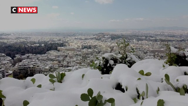 Vidéo : des chutes de neige exceptionnelles à Athènes et en Grèce
