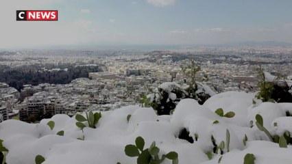 Vidéo : des chutes de neige exceptionnelles à Athènes et en Grèce