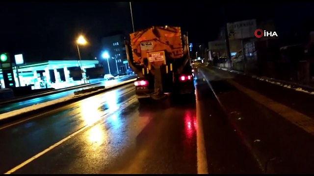 Buzlanma nedeniyle yollar boş kaldı