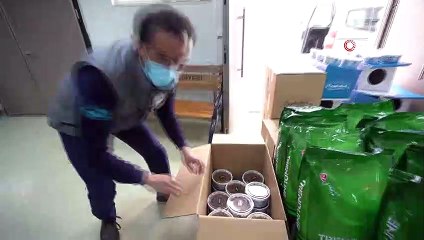 Başakşehir Belediyesi Dünya Kediler Günü’nde sevimli dostları unutmadı