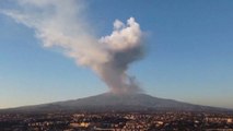 Gunung Etna di Italia Kembali Muntahkan Lava Panas