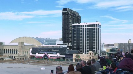 ΗΠΑ: Κατεδαφίστηκε το «Trump Plaza Hotel and Casino»