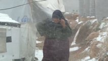 اللاجئون السوريون في عرسال يواجهون أوضاعا صعبة جراء تساقط الثلوج