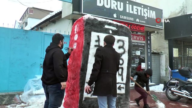 - Kardan adam yerine kardan cep telefonu yaptılar