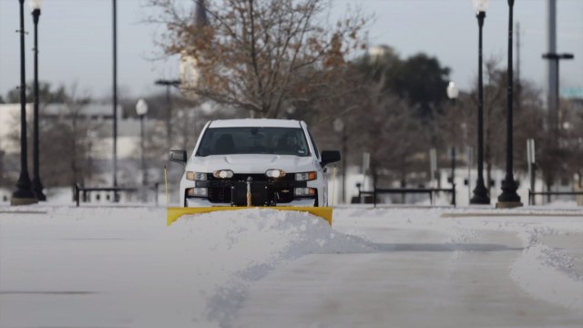 Mattress Mack Turns Stores Into Warming Centers for Houston Residents Without Power Amid Deadly Winter Storm