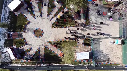 Engelleri kaldıran 'kedi köyü'