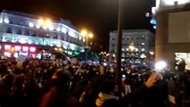 Carga policiales en la Puerta del Sol contra los asistentes a la concentración en apoyo a Pablo Hasél