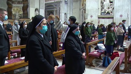 Papa celebra missa no início da Quaresma