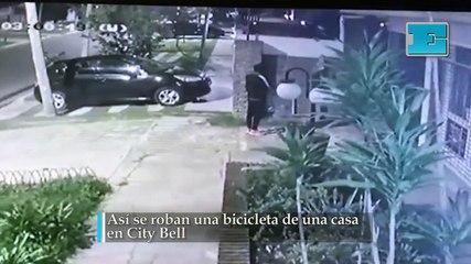 Así se roban una bicicleta de una casa en City Bell