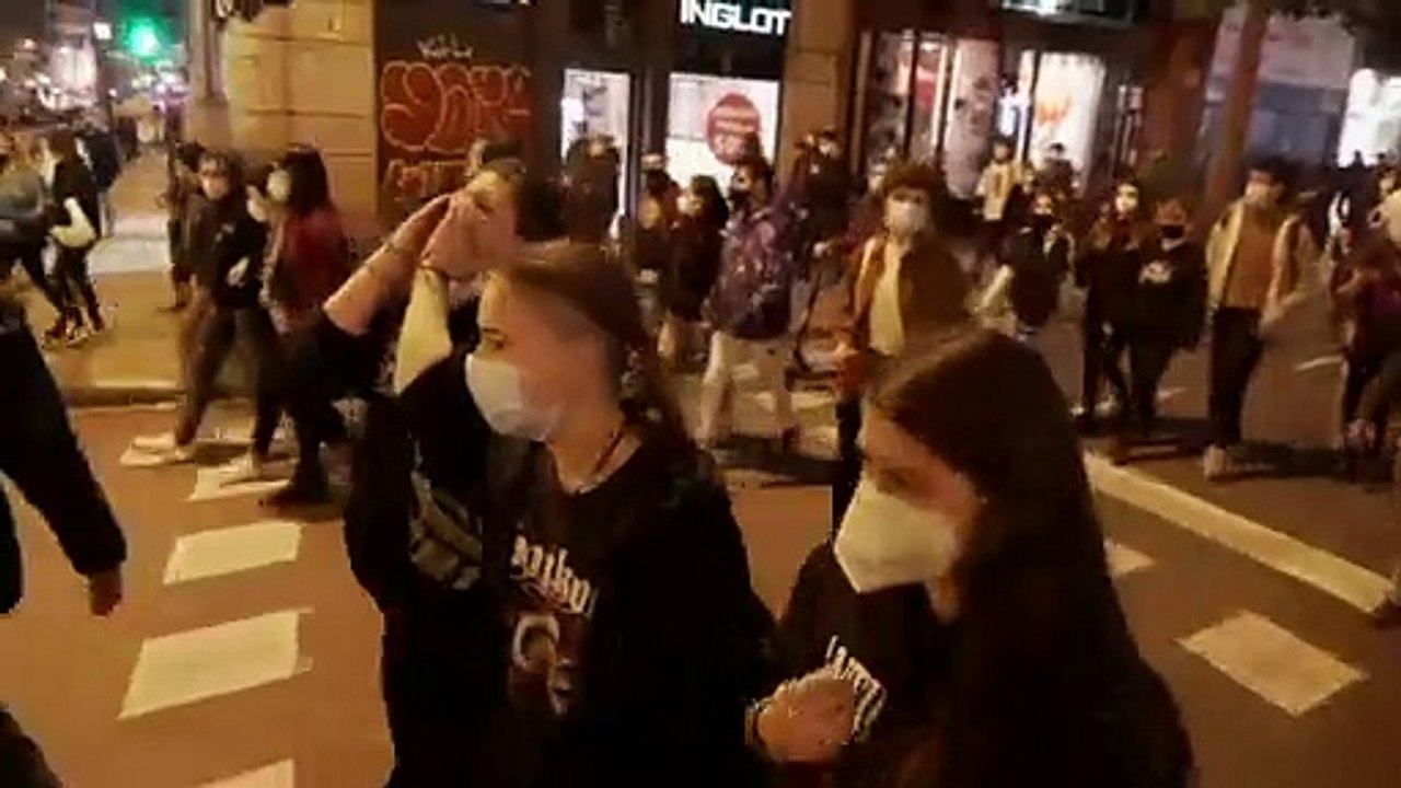 Wegen Majestätsbeleidigung verhaftet: Erneut Ausschreitungen bei Protesten für Rapper