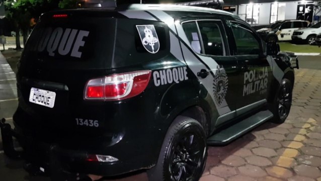 Dupla é detida suspeita de tráfico de drogas no Santa Cruz