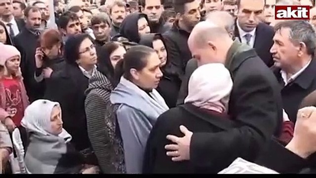 Süleyman Soylu gözyaşlarını tutamadı