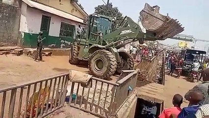 Les buldozers de l'Etat à la Sig madina pour le deguerpissement