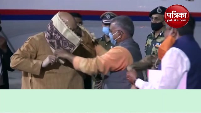 Video: बंगाल में पांचवी परिवर्तन यात्रा को हरी झंडी दिखाएं अमित शाह, लाव लश्कर के साथ ऐसे पहुंचे कोलकाता