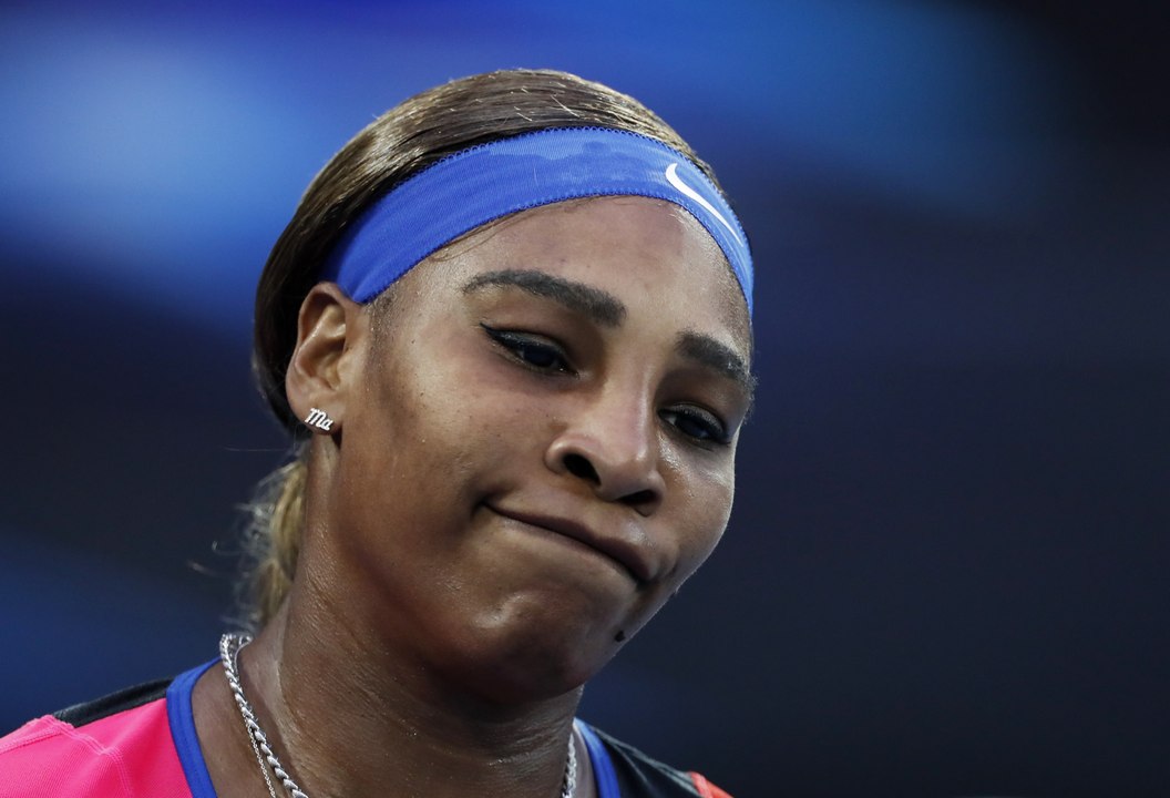 Serena Williams breaks out in tears and walks o...