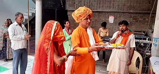 भगवान के प्रति अटूट श्रद्धा से कार्य करते रहना चाहिये