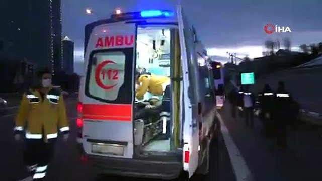 TEM Otoyolu'nda ticari araç, polis çevik kuvvet minibüsüne çarptı: 1 yaralı