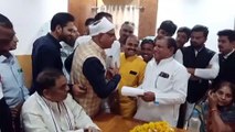 शाजापुर  पहुंचे पूर्व मंत्री बाबूलाल मालवीय नगर पालिका चुनाव को लेकर कार्यकर्ताओं से की चर्चा