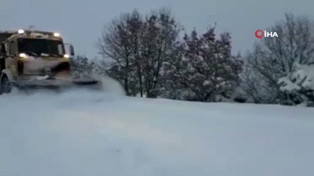 32 köy yolu kar yağışı nedeniyle ulaşıma kapandı