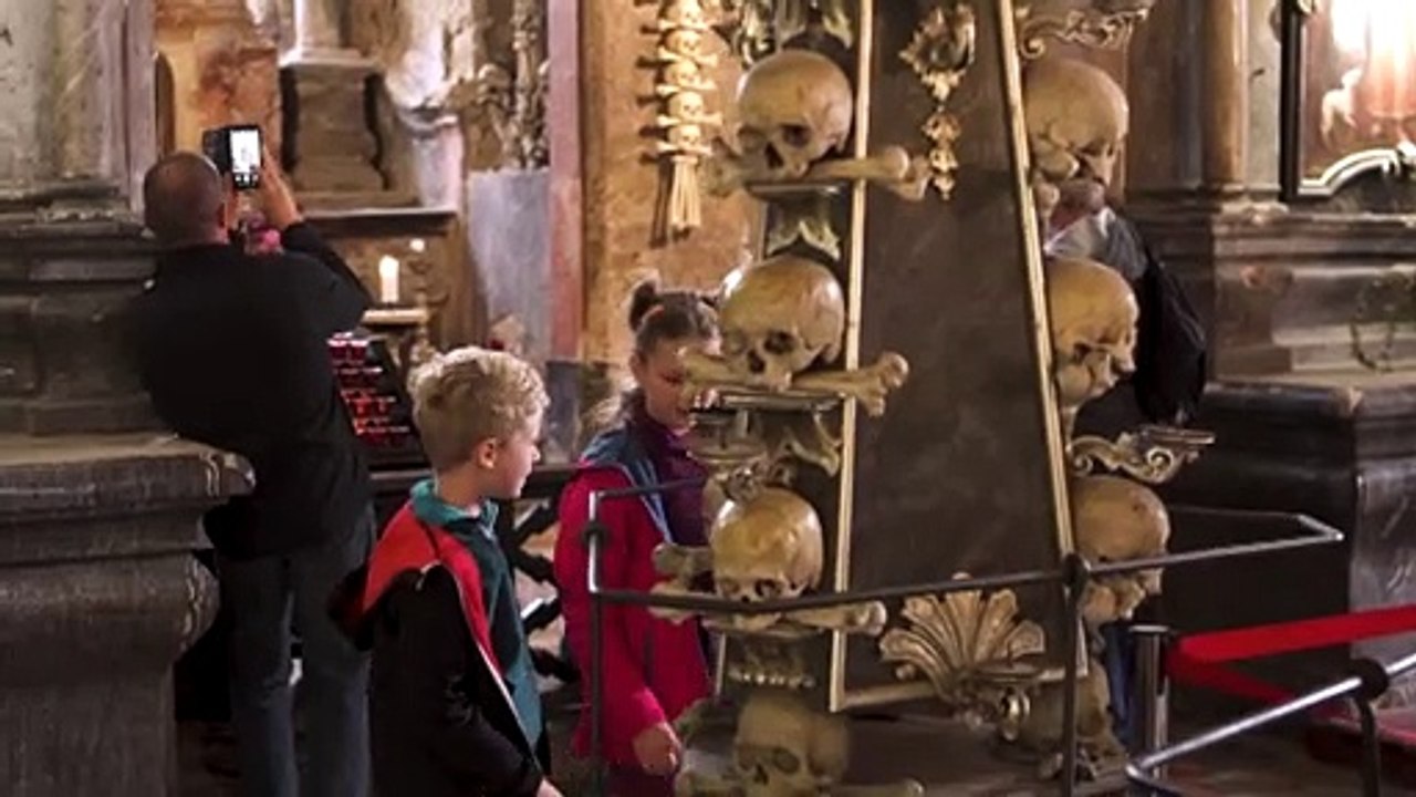 Folgen der Pandemie: Pest-Beinhaus geht das Geld aus