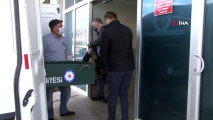 Eşini öldürdükten sonra intihar eden doktorun cenazesini arkadaşları aldı