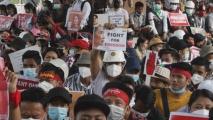 La junta militar birmana suma 500 detenidos acosada por las huelgas