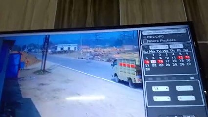 सड़क हादसे का वीडियो सोशल मीडिया पर वायरल