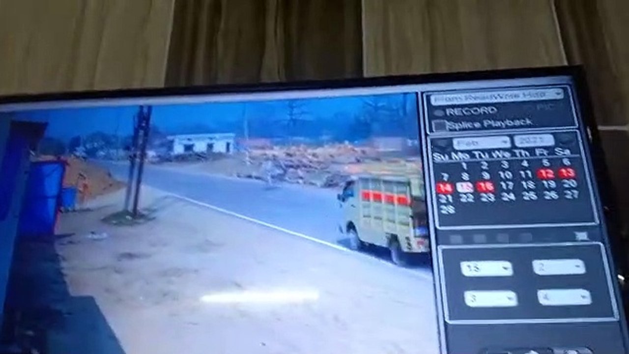 सड़क हादसे का वीडियो सोशल मीडिया पर वायरल