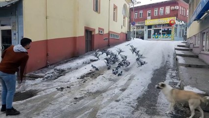 Télécharger la video: Karabük buz kesti, eksi 24 dereceyi gördü