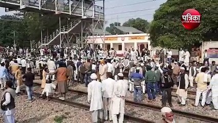 सहारनपुर में किसानों ने किया जोरदार प्रदर्शन टपरी में पटरी पर बैठे किसान